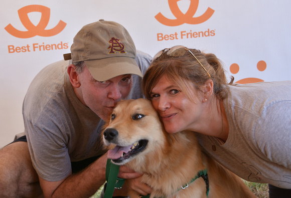 Sue and Mike Hempen with their RORR dog, Riley